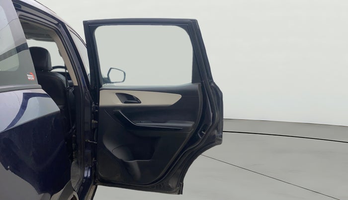 2022 Mahindra XUV700 AX 5 D MT 7 STR, Diesel, Manual, 49,147 km, RHS Rear Door