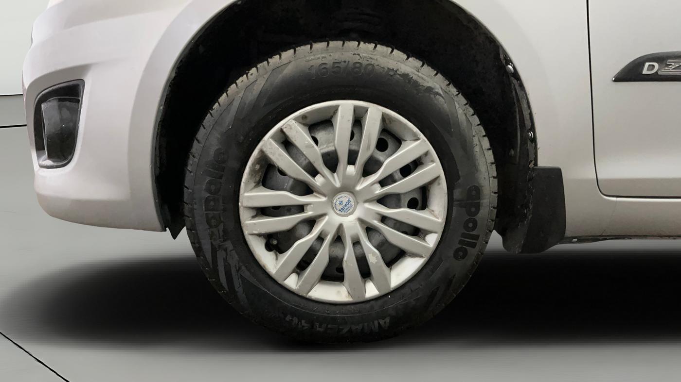 2014 Maruti Swift Dzire VXI, Petrol, Manual, 47,641 km, Left Front Wheel