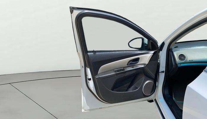 2017 Chevrolet Cruze LTZ, Diesel, Manual, 86,041 km, LHS Front Door