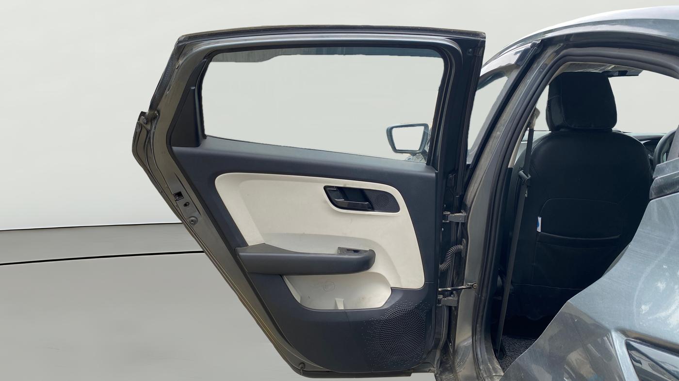 2022 Tata ALTROZ XT PETROL, Petrol, Manual, 34,731 km, LHS Rear Door