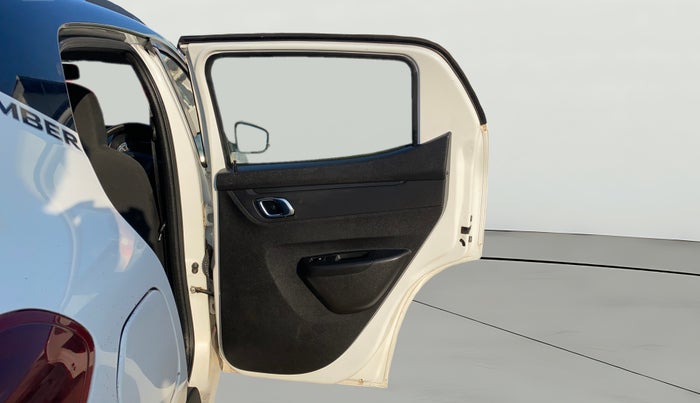 2024 Renault Kwid CLIMBER 1.0 AMT Dual Tone , Petrol, Automatic, 11,985 km, RHS Rear Door