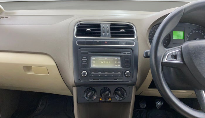 2013 Skoda Rapid AMBITION 1.6 TDI CR MT PLUS ALLOY, Diesel, Manual, 1,19,608 km, Air Conditioner