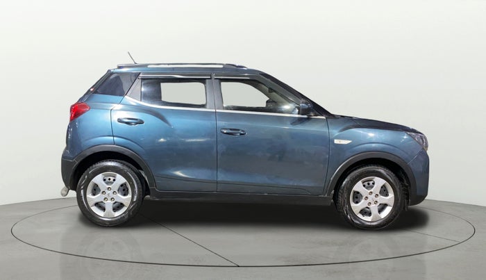 2022 Mahindra XUV300 W6 1.5 DIESEL AMT, Diesel, Automatic, 91,756 km, Right Side View