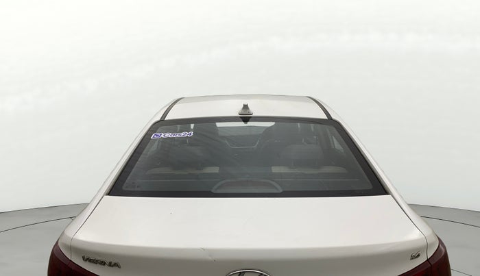 2018 Hyundai Verna 1.6 VTVT SX O, Petrol, Manual, 95,937 km, Rear Windshield