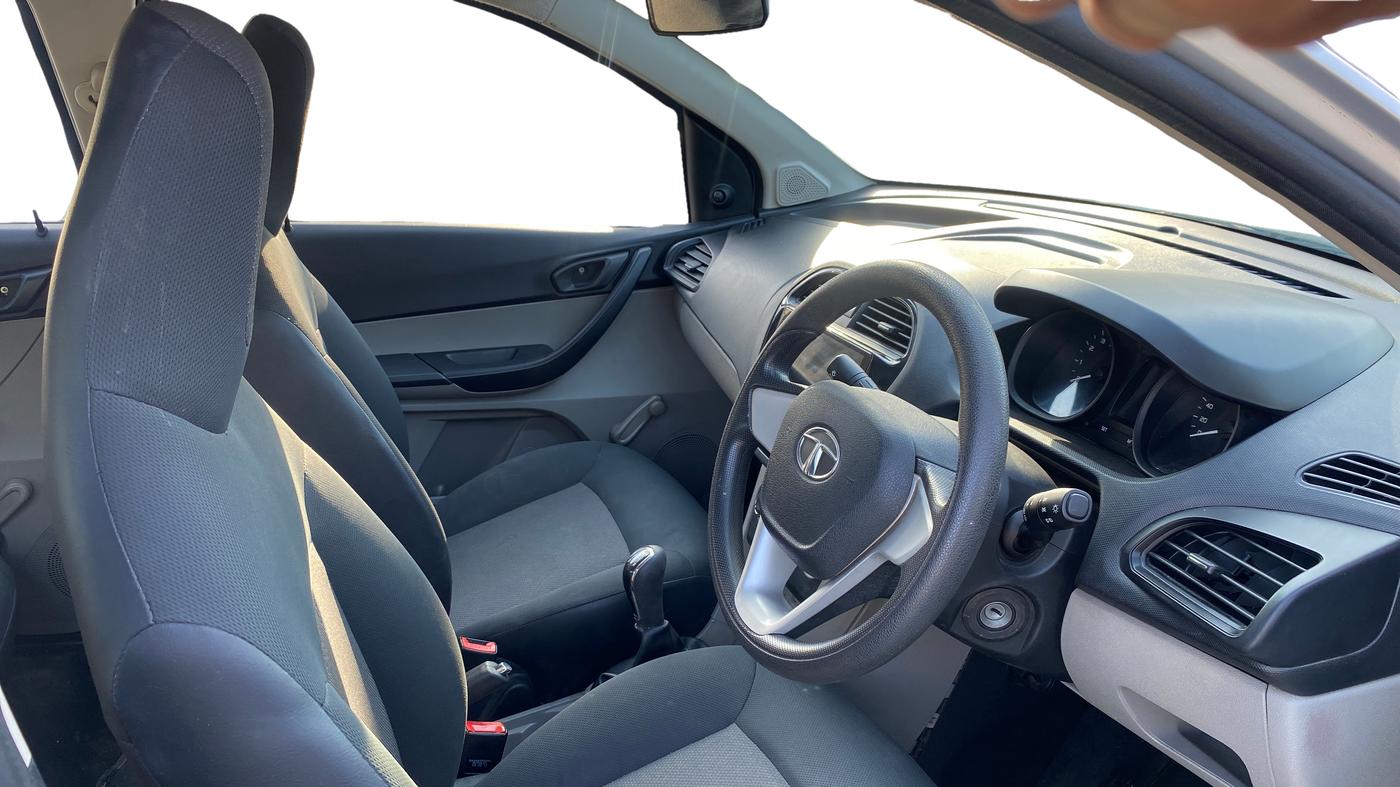 2017 Tata Tiago XE PETROL, Petrol, Manual, 21,511 km, Right Side Front Door Cabin