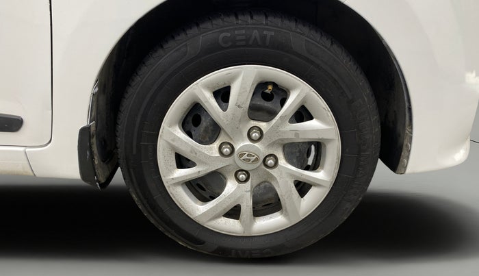 2018 Hyundai Grand i10 MAGNA AT 1.2 KAPPA VTVT, Petrol, Automatic, 49,574 km, Right Front Wheel