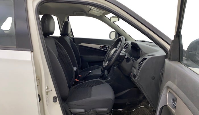 2018 Maruti Vitara Brezza ZDI PLUS, Diesel, Manual, 1,48,018 km, Right Side Front Door Cabin