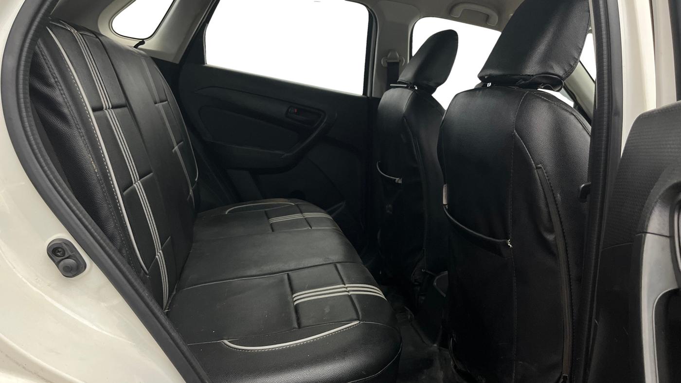 2021 Maruti Vitara Brezza LXI, Petrol, Manual, 73,786 km, Right Side Rear Door Cabin