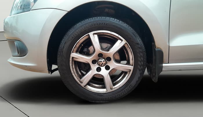 2013 Volkswagen Vento HIGHLINE DIESEL 1.6, Diesel, Manual, 1,19,233 km, Left Front Wheel