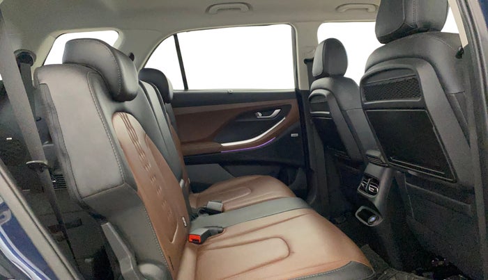 2022 Hyundai ALCAZAR PLATINUM(O) 7STR 1.5 AT, Diesel, Automatic, 36,240 km, Right Side Rear Door Cabin