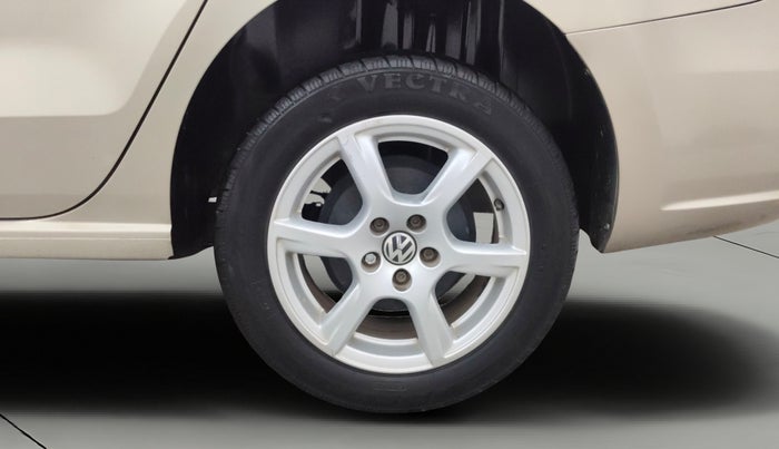 2013 Volkswagen Vento HIGHLINE 1.6 MPI, Petrol, Manual, 38,977 km, Left Rear Wheel