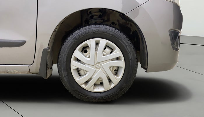 2016 Maruti Wagon R 1.0 LXI CNG, CNG, Manual, 1,06,985 km, Right Front Wheel
