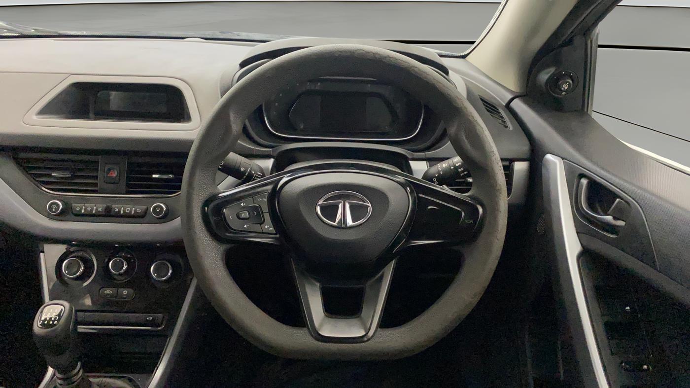 2020 Tata NEXON XM SUNROOF PETROL, Petrol, Manual, 60,788 km, Steering Wheel Close Up