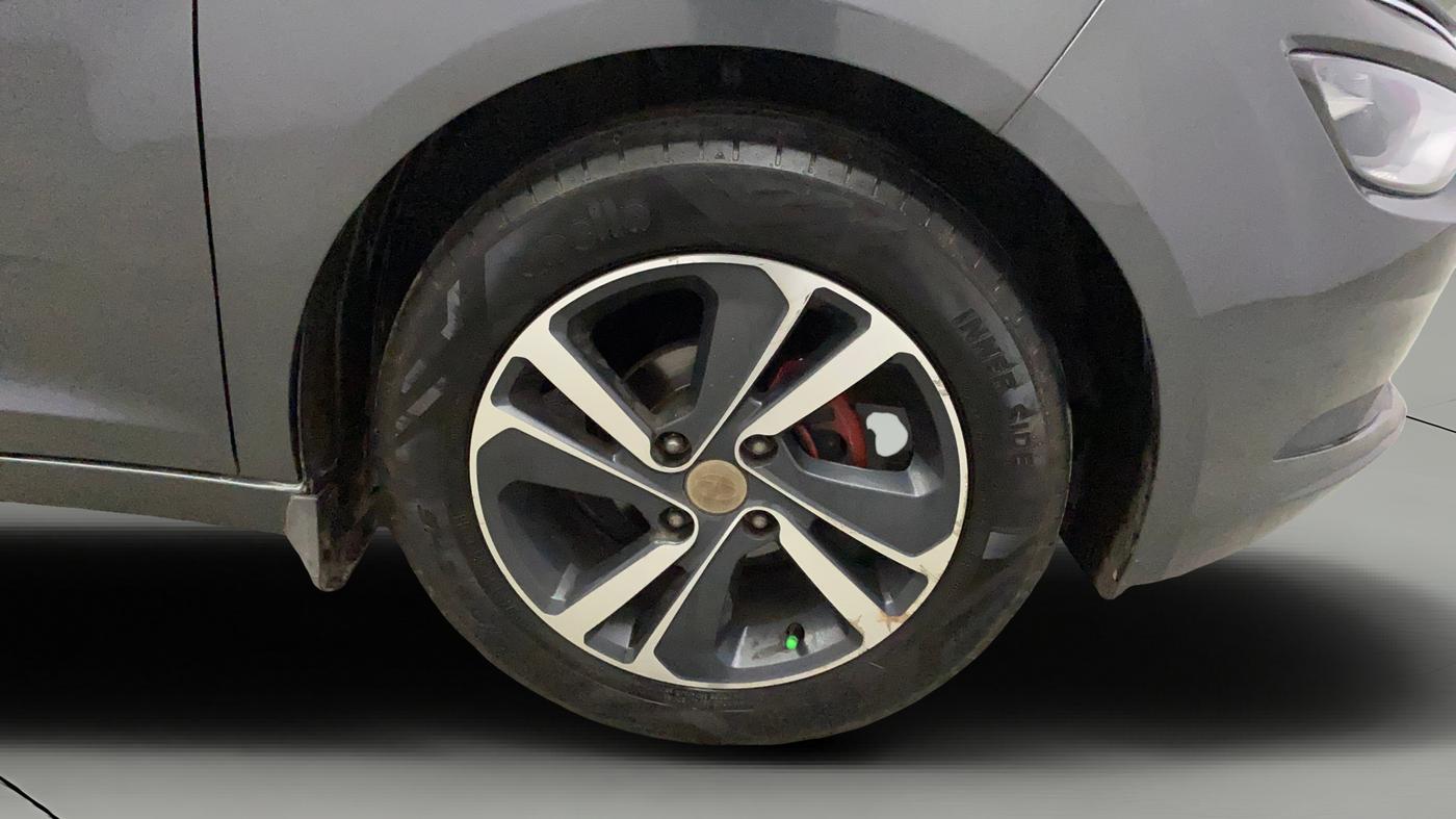 2021 Tata ALTROZ XZ PLUS PETROL, Petrol, Manual, 77,283 km, Right Front Wheel