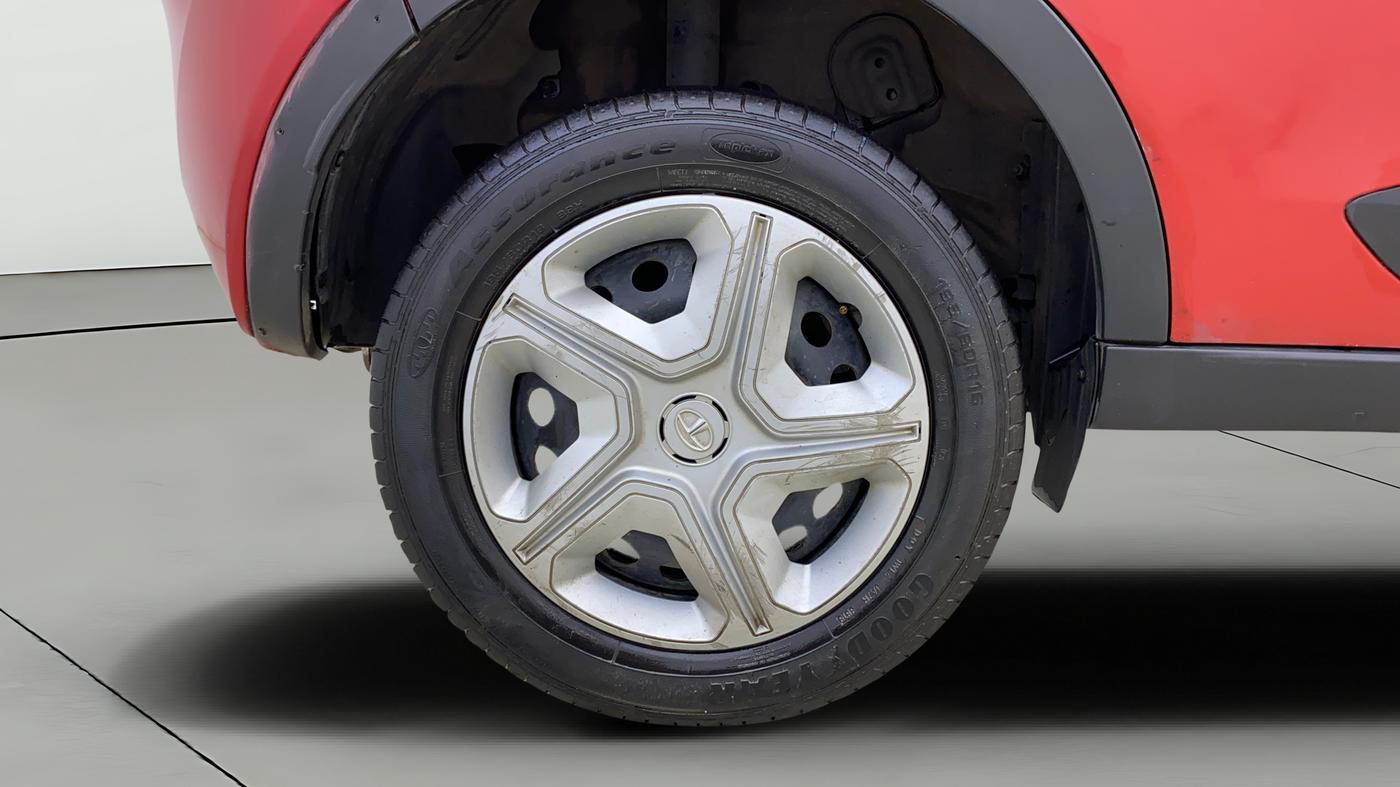 2018 Tata NEXON XZ PETROL, Petrol, Manual, 40,750 km, Right Rear Wheel
