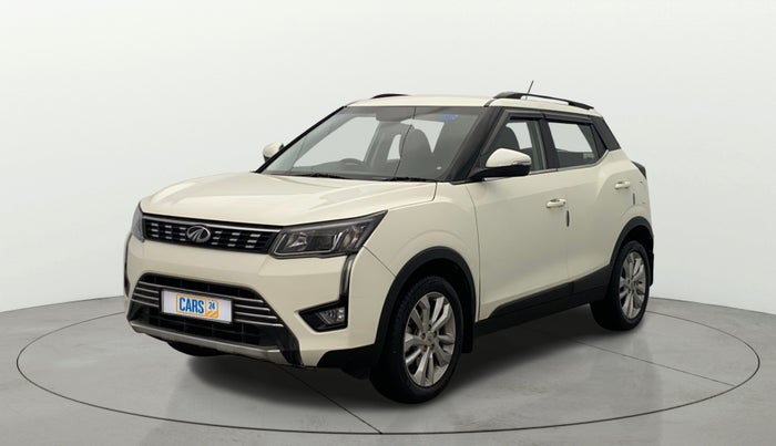 2020 Mahindra XUV300 W8 1.2 PETROL, Petrol, Manual, 31,768 km, Left Front Diagonal