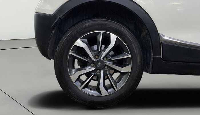 2022 Mahindra XUV300 W8 (O) 1.2 PETROL, Petrol, Manual, 73,373 km, Right Rear Wheel