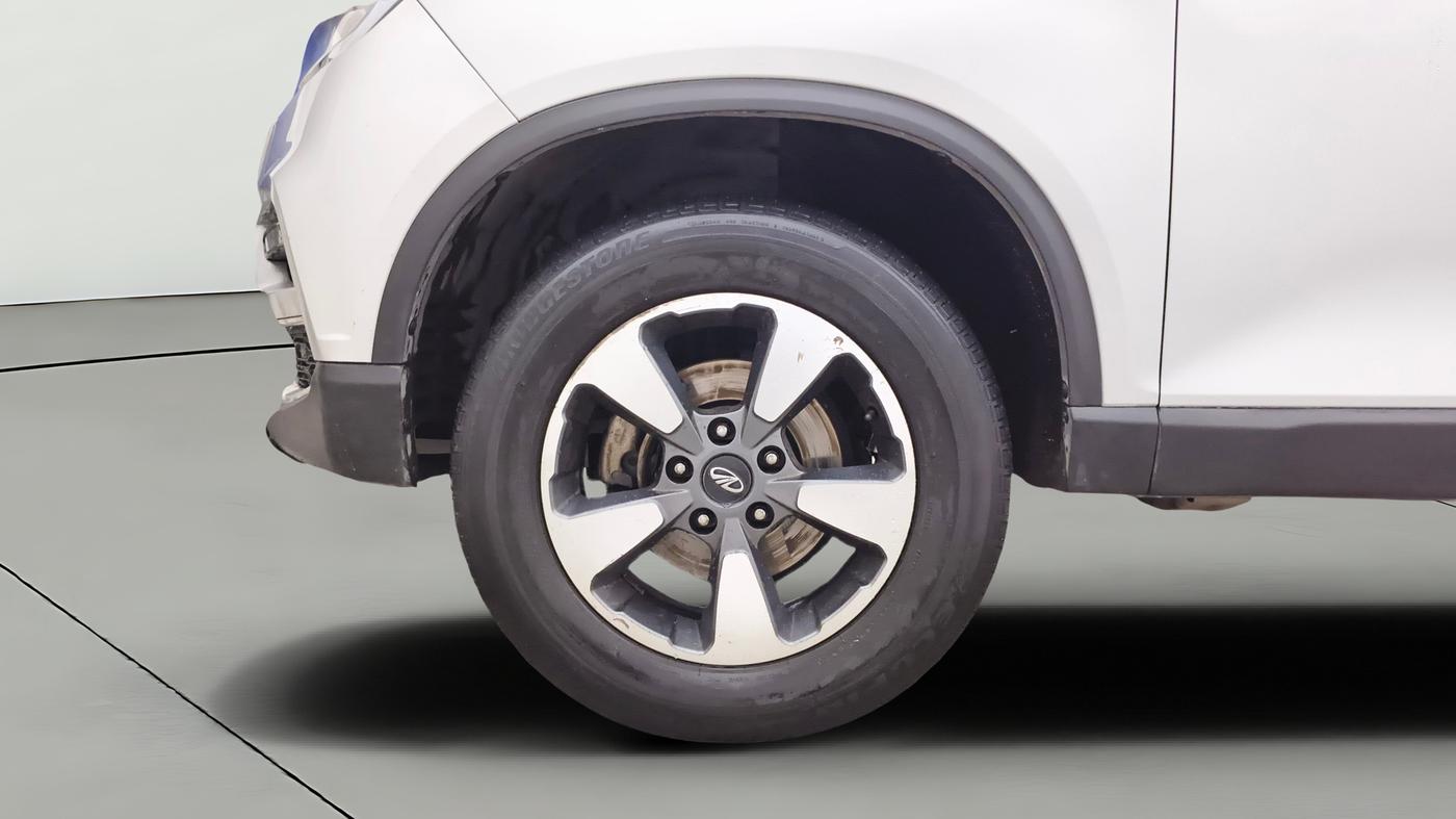 2019 Mahindra ALTURAS G4 4WD AT, Diesel, Automatic, 1,02,576 km, Left Front Wheel
