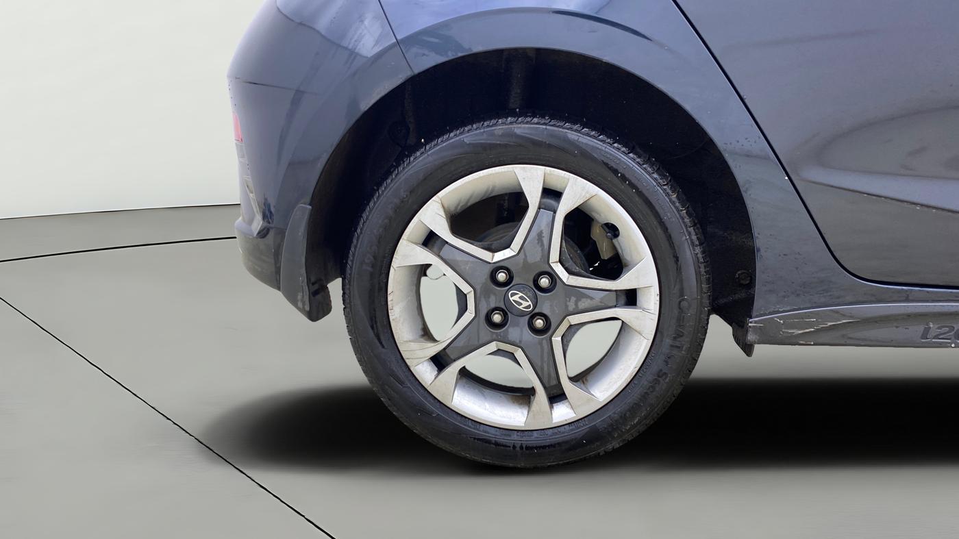2025 Hyundai NEW I20 Sportz (O) 1.2, Petrol, Manual, 2,055 km, Right Rear Wheel