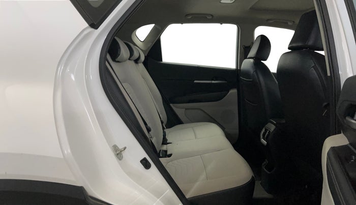 2023 KIA SONET HTX 1.0 IMT, Petrol, Manual, 21,073 km, Right Side Rear Door Cabin