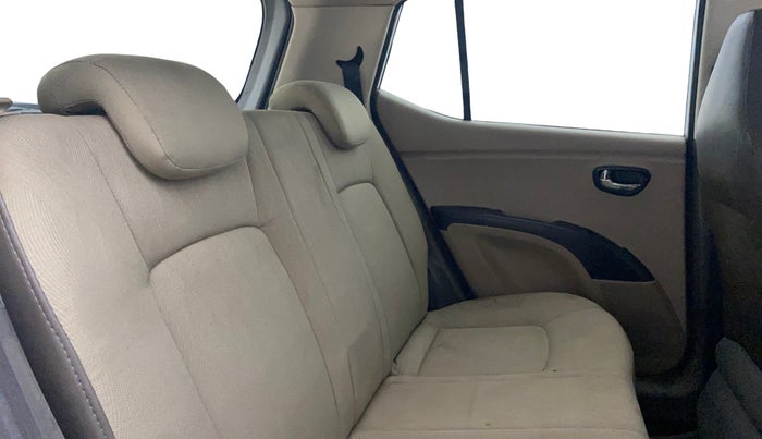 2013 Hyundai i10 SPORTZ 1.2, CNG, Manual, 96,631 km, Right Side Rear Door Cabin