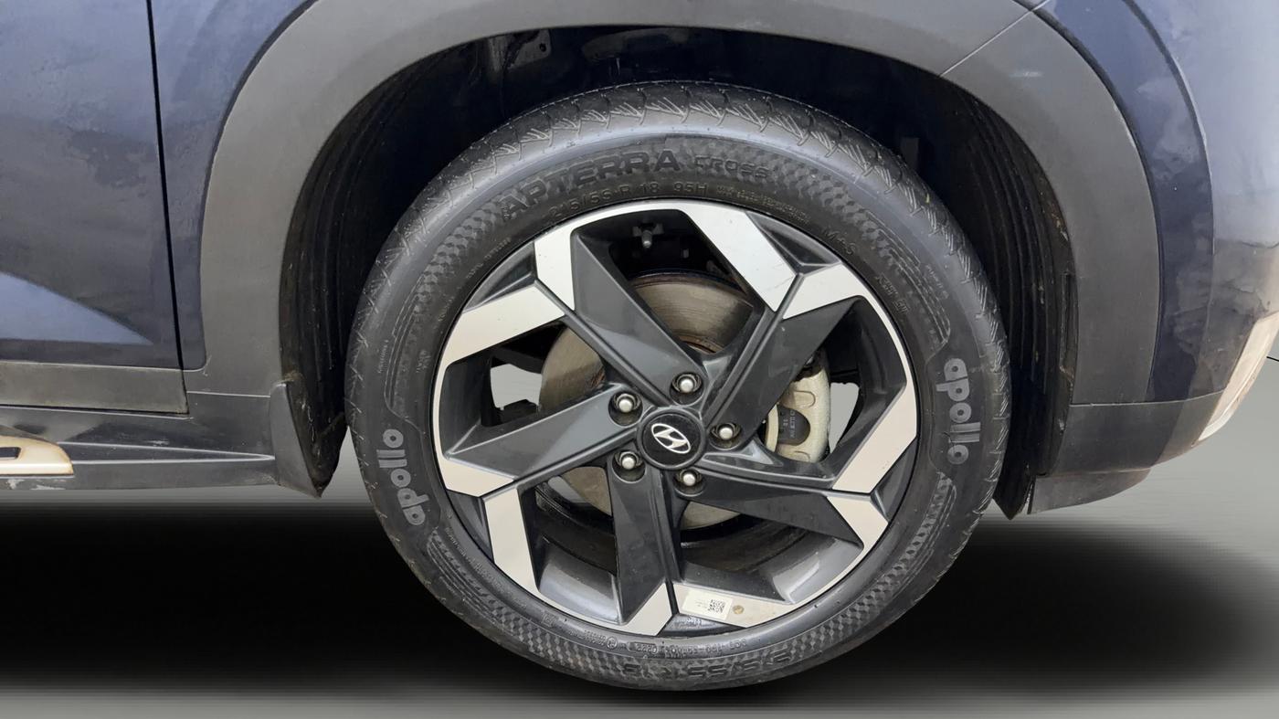 2022 Hyundai ALCAZAR 2.0 SIGNATURE (O) AT 6STR, Petrol, Automatic, 40,786 km, Right Front Wheel