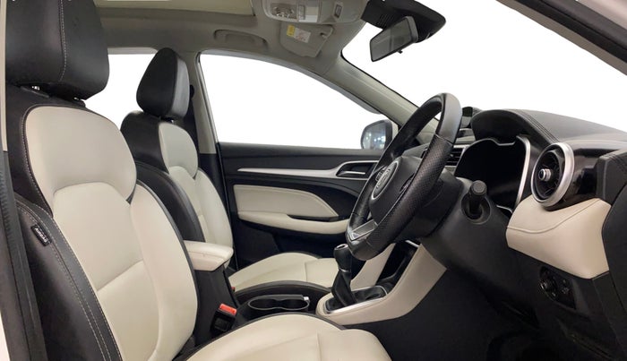 2022 MG ASTOR SHARP EX 1.5 MT, Petrol, Manual, 38,632 km, Right Side Front Door Cabin