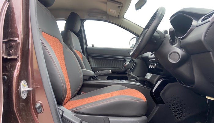 2024 Renault Kiger RXT (O) MT, Petrol, Manual, 9,615 km, Right Side Front Door Cabin
