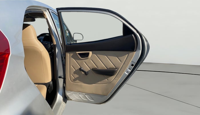 2017 Hyundai Eon ERA +, CNG, Manual, 51,034 km, RHS Rear Door