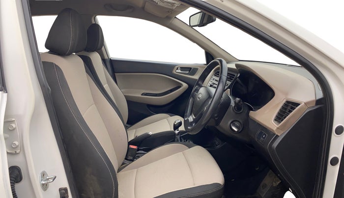 2015 Hyundai Elite i20 SPORTZ 1.2 (O), Petrol, Manual, 78,588 km, Right Side Front Door Cabin