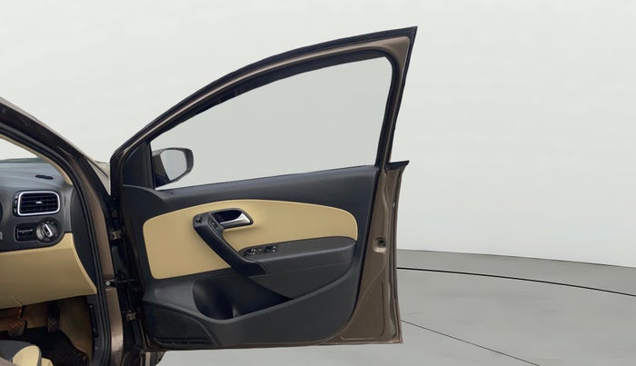 2016 Volkswagen Polo HIGHLINE1.2L, Petrol, Manual, 91,915 km, RHS Front Door