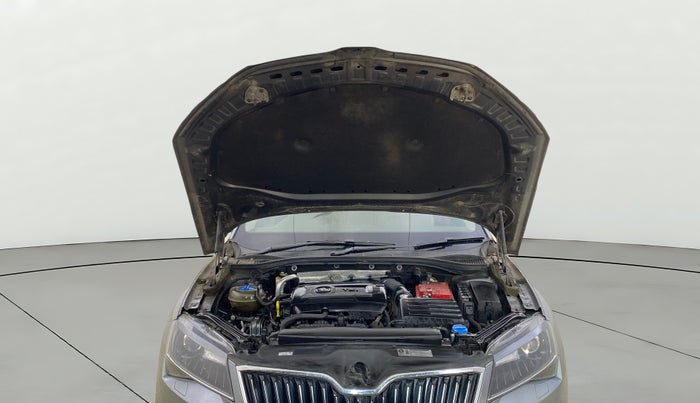 2017 Skoda Superb L&K 1.8 TSI AT, Petrol, Automatic, 42,342 km, Open Bonet