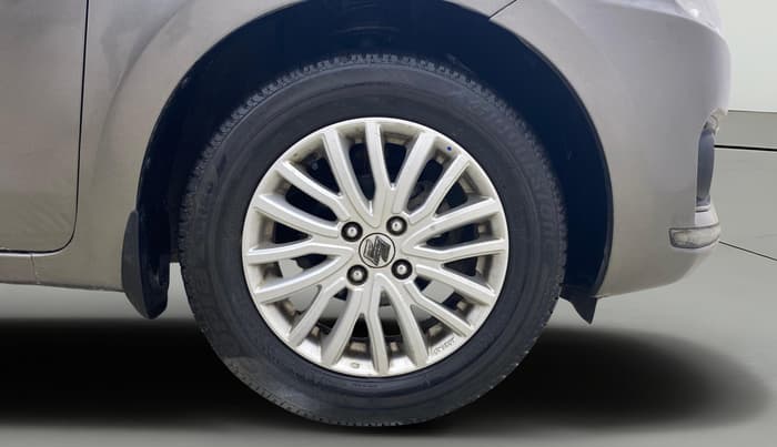2019 Maruti Dzire ZXI, Petrol, Manual, 35,642 km, Right Front Wheel