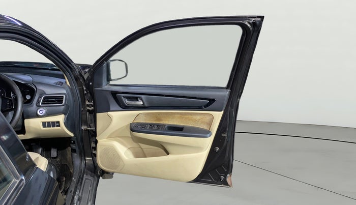 2018 Honda Amaze 1.5L I-DTEC VX, Diesel, Manual, 1,00,226 km, RHS Front Door