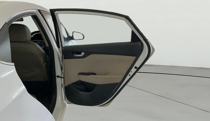 2018 Hyundai Verna 1.6 VTVT SX, Petrol, Manual, 67,466 km, RHS Rear Door