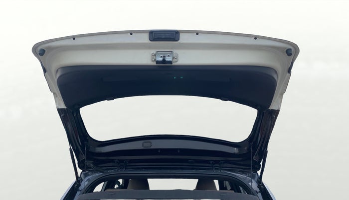 2017 Hyundai Elite i20 ASTA 1.2 DUAL TONE, Petrol, Manual, 58,548 km, Boot Door Open