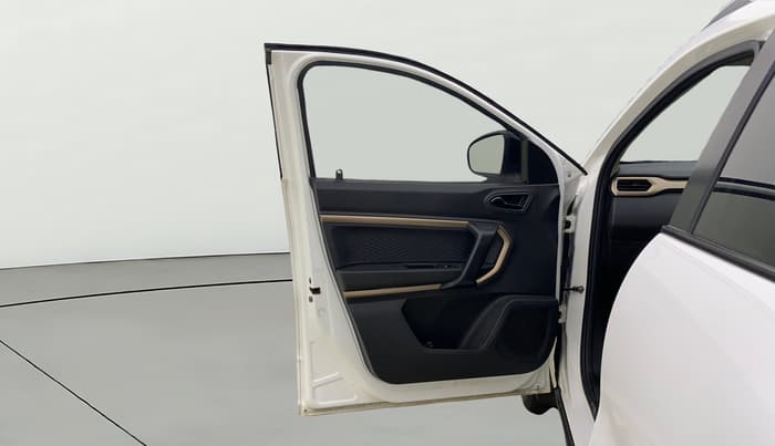 2022 Renault Kiger RXT (O) AMT, Petrol, Automatic, 39,056 km, LHS Front Door
