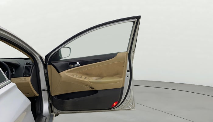 2012 Hyundai Sonata 2.4 GDI MT, Petrol, Manual, 1,07,044 km, RHS Front Door