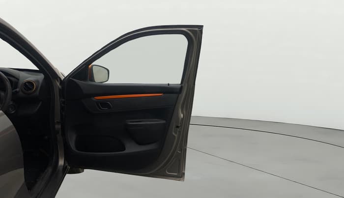 2018 Renault Kwid CLIMBER 1.0 AMT, Petrol, Automatic, 38,102 km, RHS Front Door