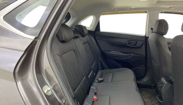 2022 Hyundai NEW I20 ASTA (O) 1.2 AT, Petrol, Automatic, 30,043 km, Right Side Rear Door Cabin