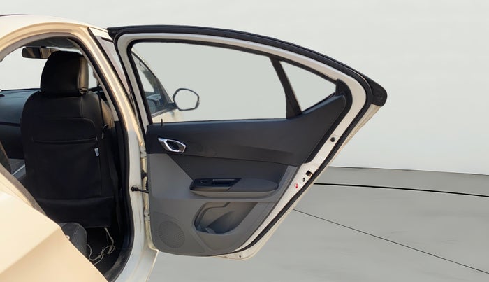 2018 Tata TIGOR XZA PETROL, CNG, Automatic, 44,998 km, RHS Rear Door