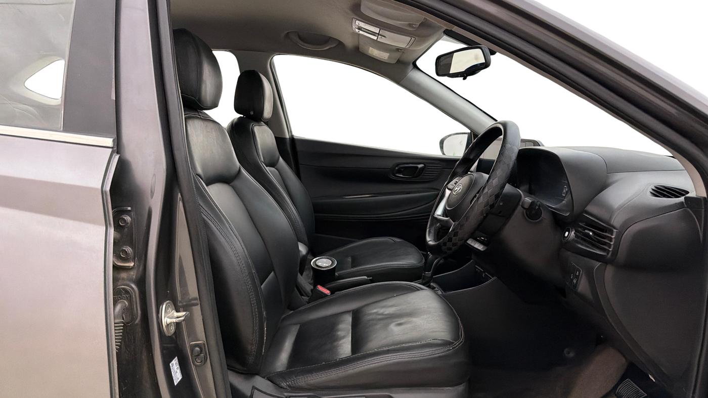2021 Hyundai NEW I20 ASTA 1.2 AT, Petrol, Automatic, 65,352 km, Right Side Front Door Cabin