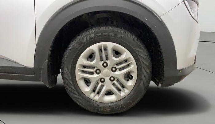 2022 KIA CARENS PRESTIGE 1.5 PETROL 7 STR, Petrol, Manual, 29,278 km, Right Front Wheel