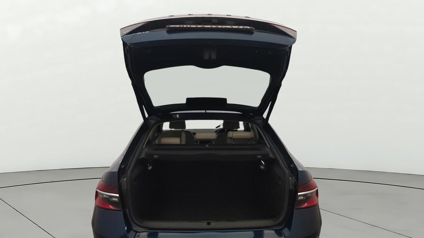 2022 Skoda Superb L&K 2.0 TSI AT, Petrol, Automatic, 61,943 km, Boot Door Open