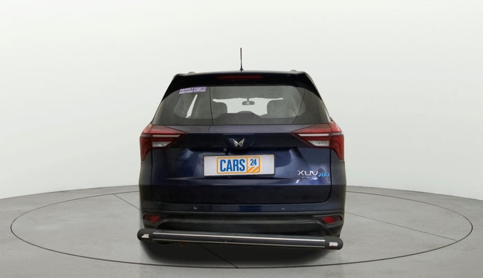 2023 Mahindra XUV700 MX P MT 5 STR, Petrol, Manual, 37,993 km, Back/Rear