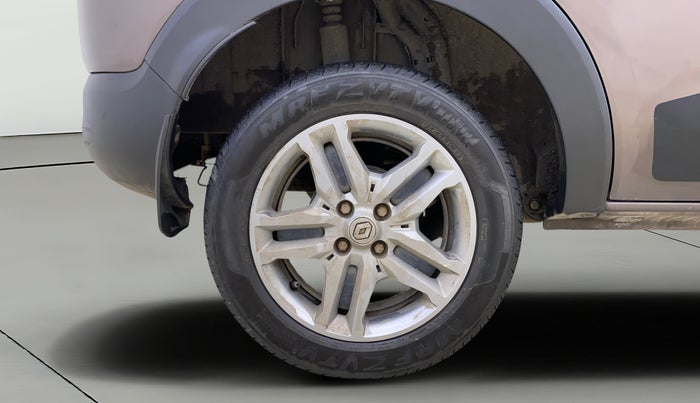 2023 Renault TRIBER RXZ, Petrol, Manual, 29,624 km, Right Rear Wheel