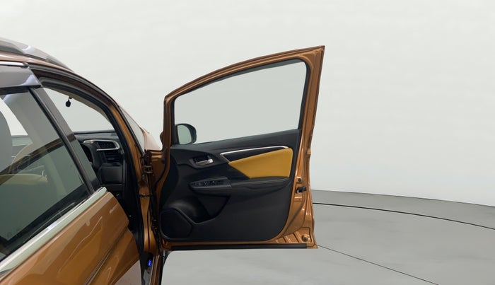 2017 Honda WR-V 1.5L I-DTEC VX MT, Diesel, Manual, 68,174 km, RHS Front Door