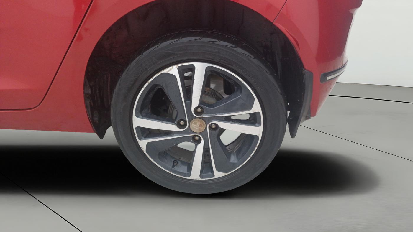 2020 Tata ALTROZ XZ PETROL, Petrol, Manual, 47,750 km, Left Rear Wheel