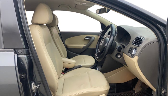 2016 Volkswagen Vento HIGHLINE 1.5 AT, Diesel, Automatic, 1,39,735 km, Right Side Front Door Cabin