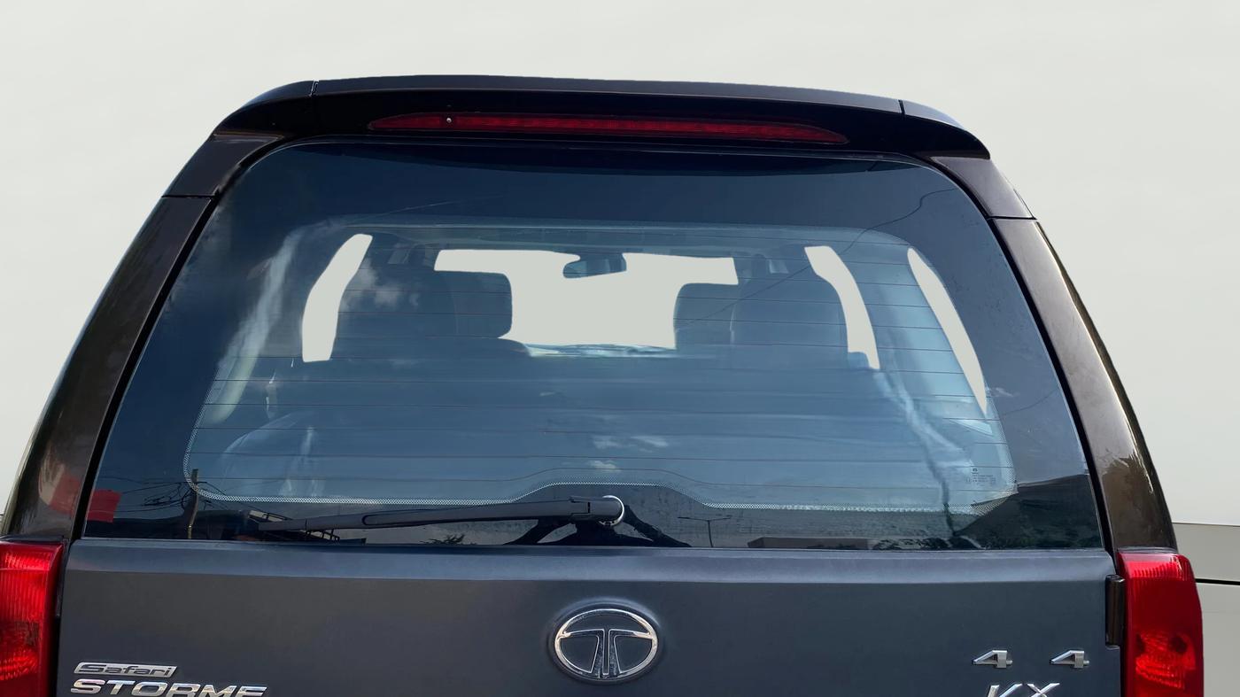 2013 Tata Safari Storme 2.2 VX 4X2, Diesel, Manual, 1,06,569 km, Rear Windshield